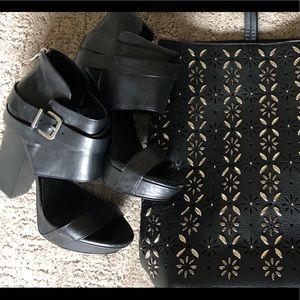 BCBG chunky platform